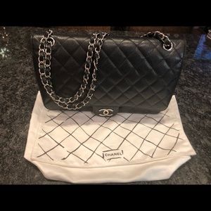 CHANEL maxi double flap caviar black bag
